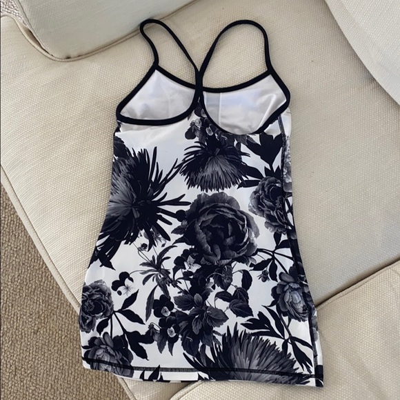 Lulu Lemon Tank Size 4 - Picture 2 of 2